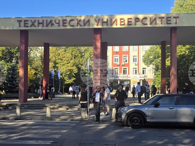  Чуждестранните студенти в Техническия университет в София са 1198, от които 155 са от страни от ЕС, съобщиха за БТА от висшето училище