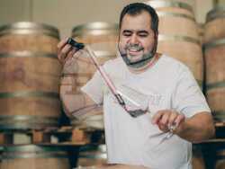 Село Царев Брод - Винарска изба Царев брод