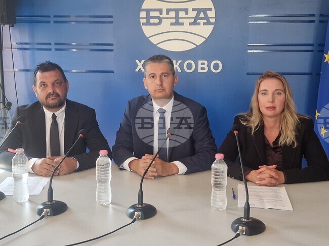 Хората питат защо не се състоя референдум за приемане на еврото, каза в Хасково депутатът от „Възраждане“ Георги Георгиев