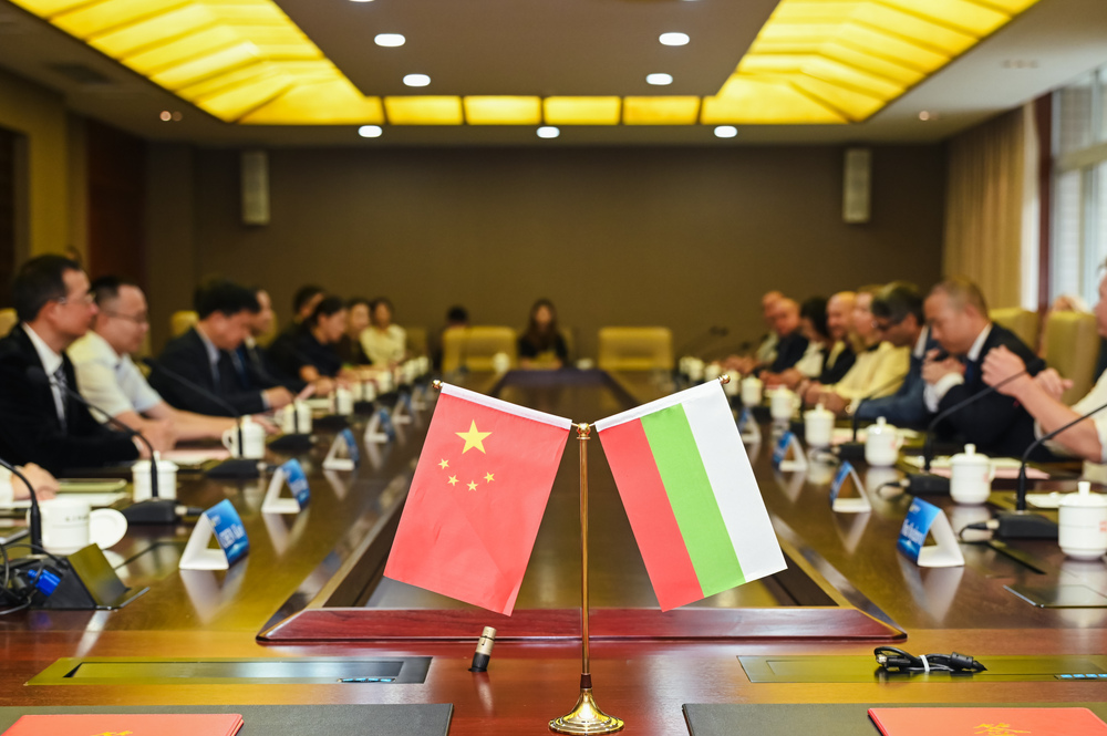 Висшето училище по телекомуникации и пощи сключи партньорство с още два китайски университета