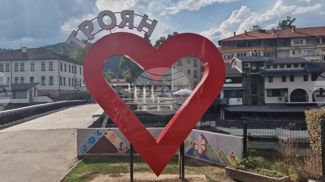 Лекари и преподавател по информатика продължават да се търсят в Троян