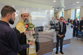 Нова болница - освещаване