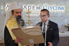 Нова болница - освещаване