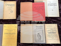 Изложба за 140 години от рождението на проф. Асен Златаров представя библиотеката на Софийския университет "Св. Климент Охридски". Снимка: СУ