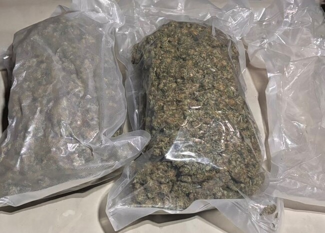 Задържаха 41-годишен в Ямбол за притежание на килограм марихуана