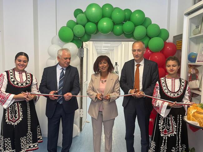 Общо 120 училищни STEM центъра се изграждат в Благоевградска област, каза министър Красимир Вълчев