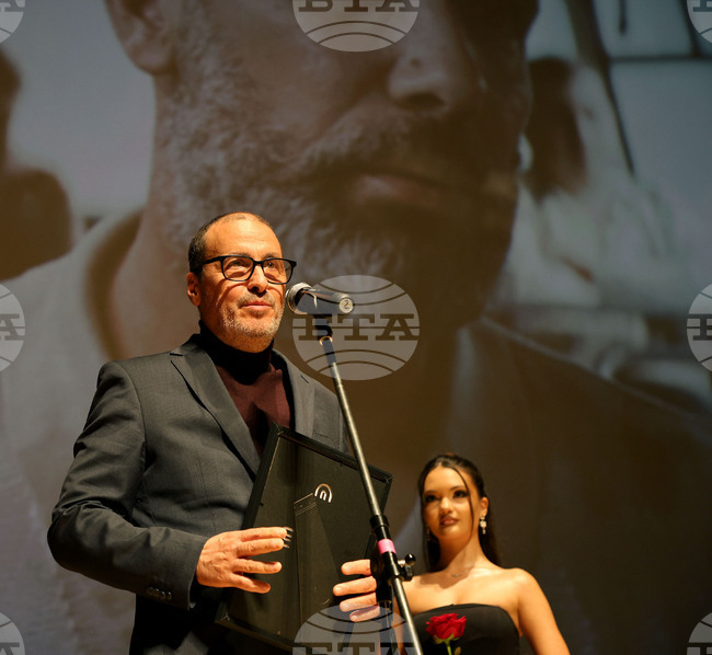 Участието на наградите „Оскар“ е състезание на националните кинематографии, каза пред БТА режисьорът Милко Лазаров