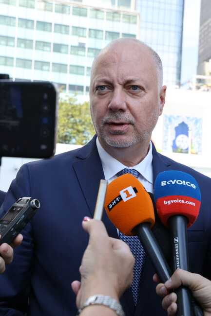 Премиерът Желязков: Децата от украинските територии, окупирани от Русия, трябва да бъдат незабавно върнати по своите родни места