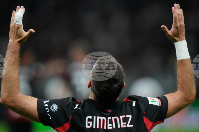 Нападателят на Милан Хименес ще се подложи на операция на глезена