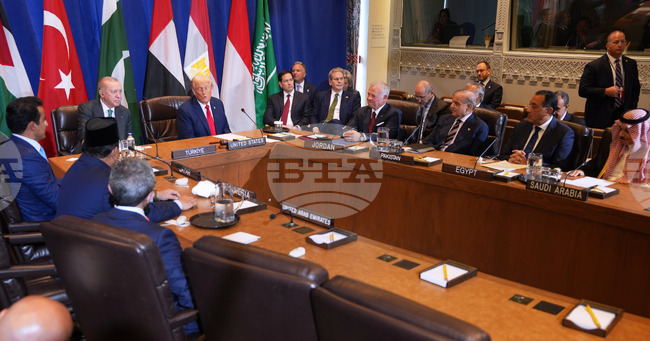 Тръмп стана домакин на среща с лидери на ислямски държави, фокусирана върху постигането на постоянно примирие в Газа