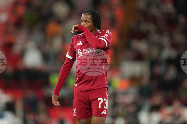 Младият талант Рио Нгумоха подписа първия си професионален договор с Ливърпул