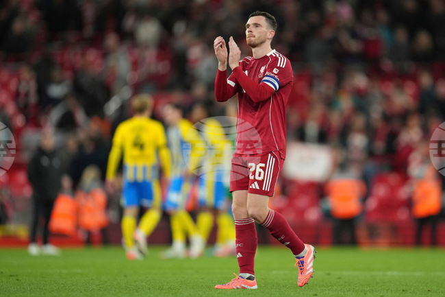 Анди Робъртсън смята, че футболистите трябва да извадят Ливърпул от кризата, в която се намира