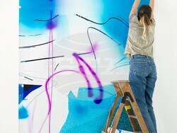 Марта Джурина открива изложбения сезон в Sarieva Gallery с проекта „Флуидна светлина“. Снимка: Marie Mergler/Sareiva Gallery