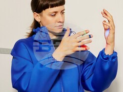 Марта Джурина открива изложбения сезон в Sarieva Gallery с проекта „Флуидна светлина“. Снимка: Alena Schmick/Sareiva Gallery