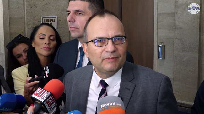 Намираме се в критичен момент и ние ще бъдем десният разум в този дебат, каза Мартин Димитров относно разходите в държавата
