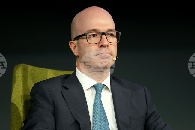 Изграждането на Терминал 3 е повратен момент в развитието на Летище "Васил Левски", каза Пабло Ескутия от консултантската компания "Кърни" на форум 