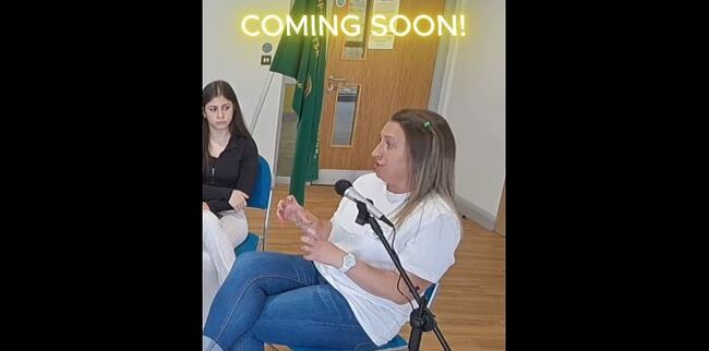 Екипът на училище „Иван Вазов“ в Ланкастър, Великобритания, анонсира излизането на четвъртия епизод от ученическия подкаст „Извънкласно“