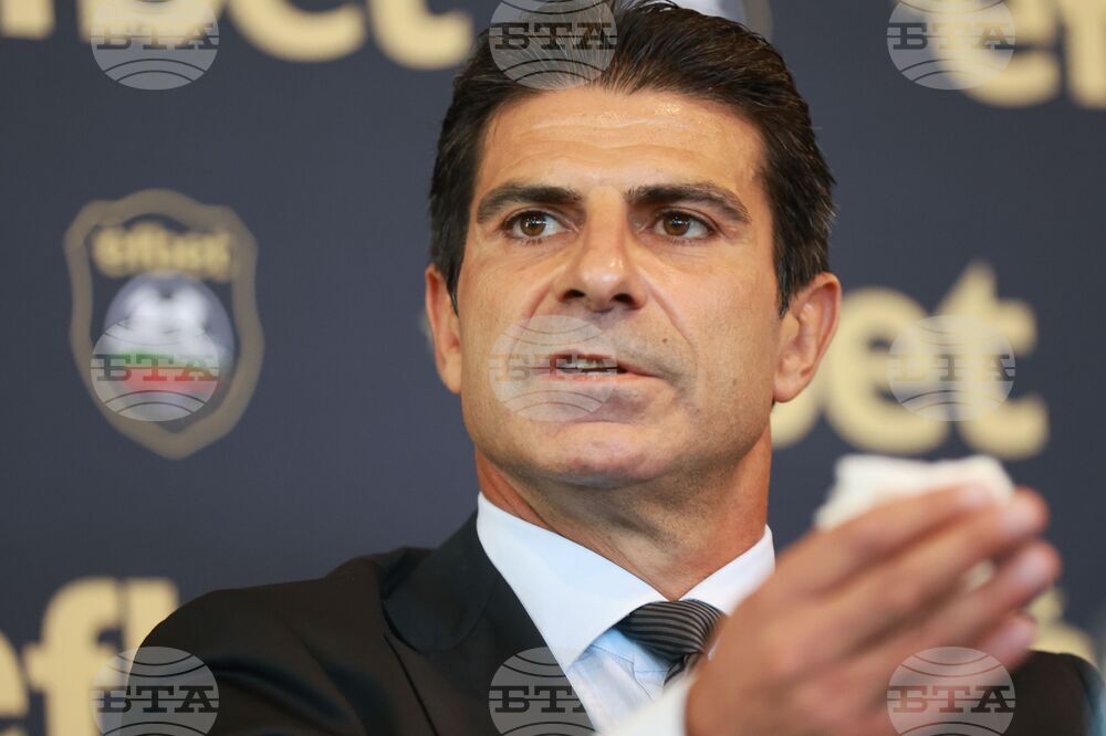 "Българският футбол има бъдеще, заедно с правителството ще дадем началото на нова стратегия", каза президентът на БФС Георги Иванов