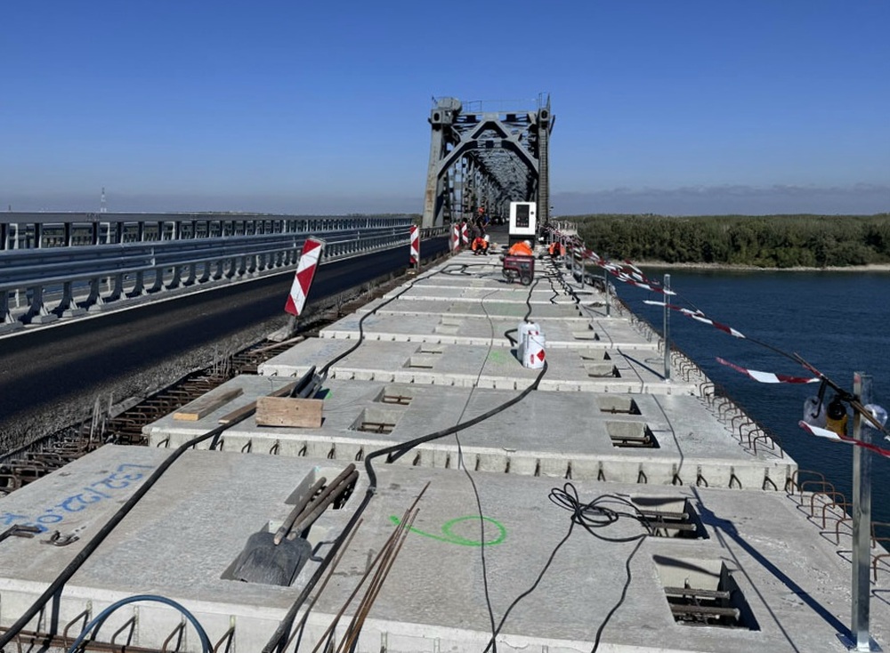 Подменят се стоманобетонните пътни панели в 320-метров участък в посока Румъния на Дунав мост при Русе