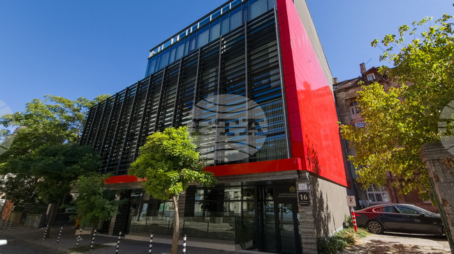 Зачестяват случаите на онлайн финансови измами с изкуствен интелект, предупреждават европейски надзорни органи 