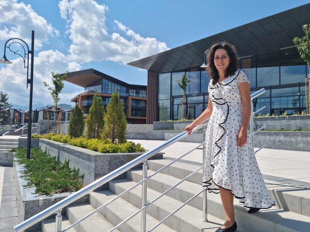 След 12 години успешна кариера в САЩ и ОАЕ, Елена Георгиева се връща в родния Самоков, за да бъде най-полезна