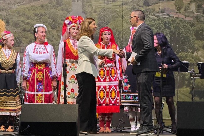 АРМЕНПРЕС: Арменското посолство в България бе удостоено с наградата „Златна монета култура“