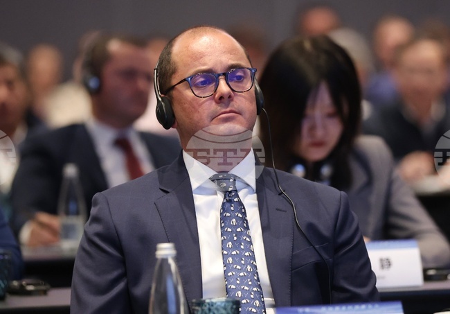 Вървим с успешни стъпки към взаимно сътрудничество, каза зам.-министърът на иновациите Красимир Якимов на българо-виетнамски бизнес форум