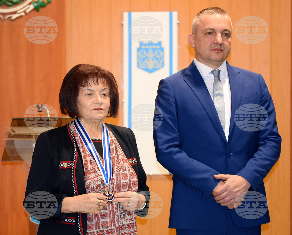 Иван Портних връчи на Янка Такева почетния знак на кмета на Варна