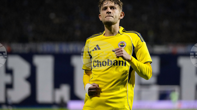 Рен привлече полския национал на Фенербахче Себастиан Шимански