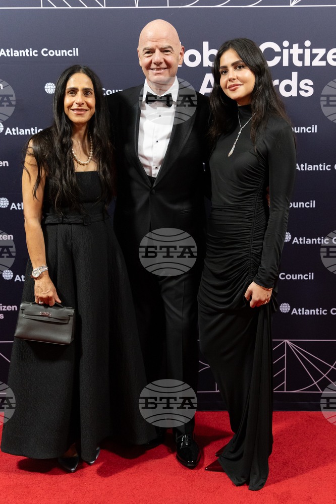 Президентът на ФИФА Джани Инфантино заяви днес, че футболът не може да решава конфликти, но трябва да носи послание за мир и единство