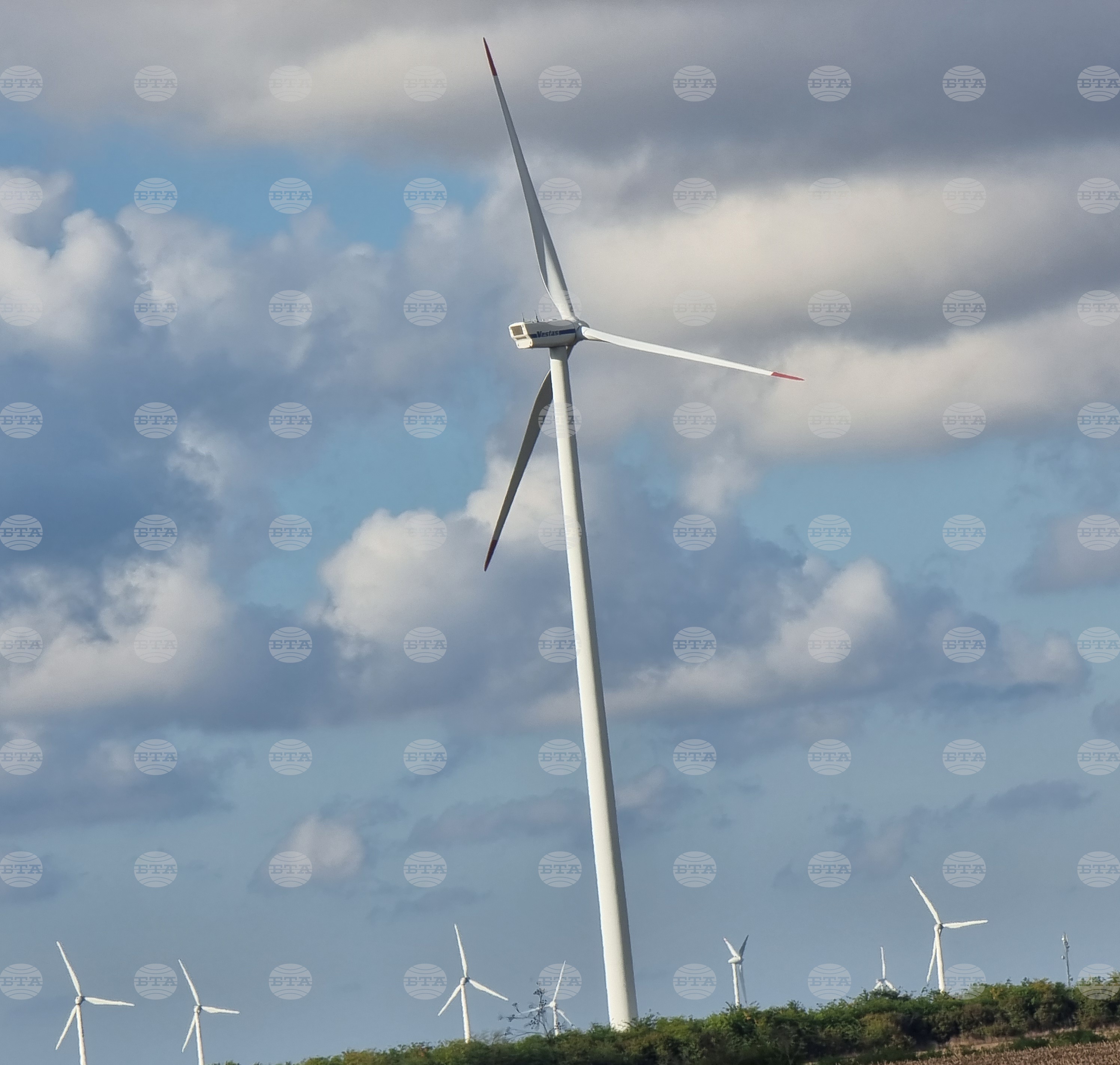 Вятърната енергия осигури 19 на сто от електричеството в Европа през изминалото денонощие