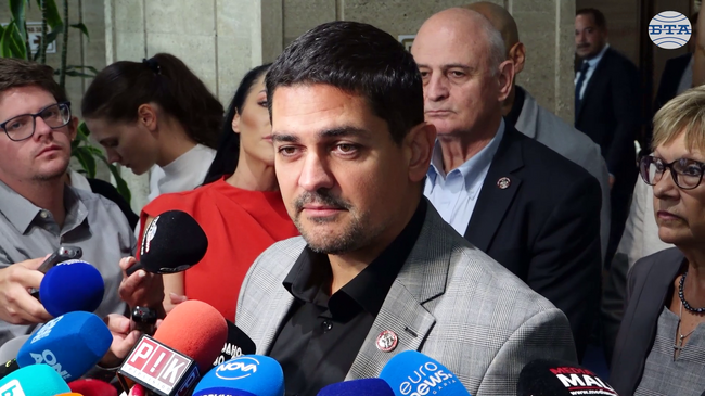 Провал на ГЕРБ, "ДПС-Ново начало", ИТН и БСП, а не на опозицията, каза лидерът на МЕЧ Радостин Василев относно липсата на кворум в пленарна зала