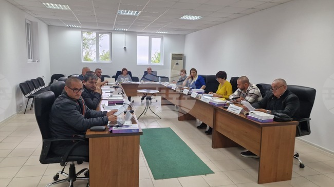 Да се извърши продажба на имоти - частна общинска собственост в две антоновски села реши Общинският съвет 