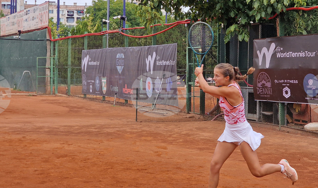 Росица Денчева отпадна на полуфиналите на сингъл на турнир по тенис в Гърция