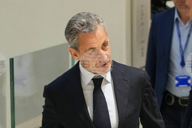 Бившият френски президент Никола Саркози бе осъден на 5 години затвор