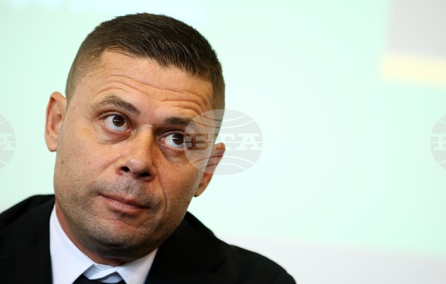 Селекционерът на националния отбор по футбол Александър Димитров обяви пълния списък с играчите за мачовете с Турция и Испания