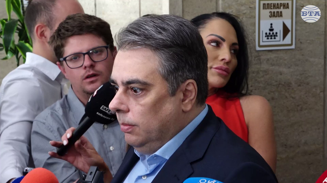 „Продължаваме промяната“ би подкрепила всички усилия за свалянето на Наталия Киселова от поста председател на парламента, каза лидерът ѝ