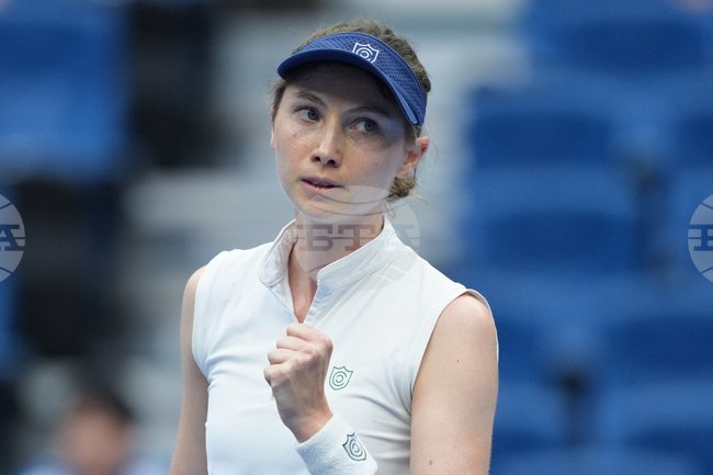 Испанката Кристина Букса си осигури сблъсък с шампионката Арина Сабаленка във втория кръг на турнира по тенис в Бризбейн