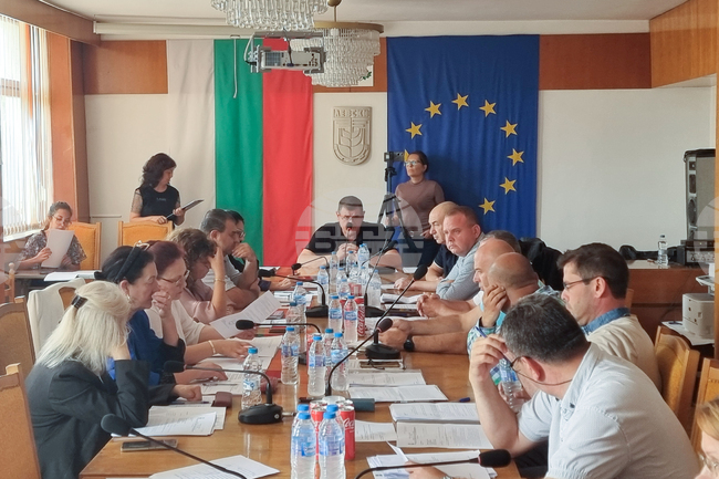 Съветниците в Левски одобриха Общината да кандидатства с проекти за обновяване и обзавеждане на амбулатории за извънболнична помощ
