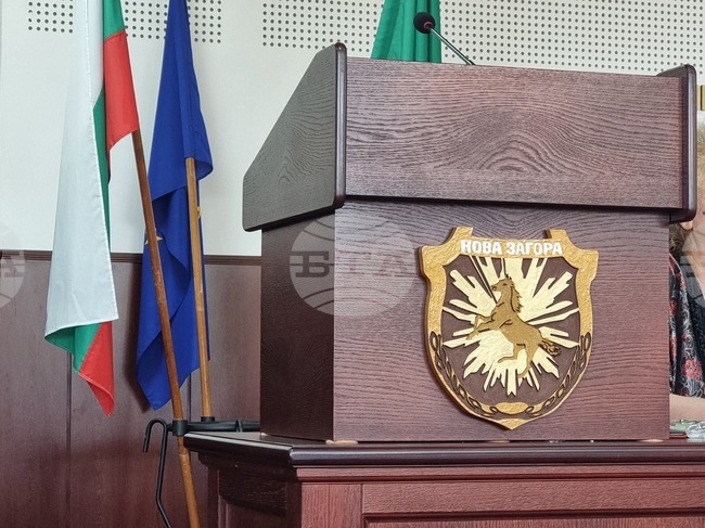 Общинският съвет в Нова Загора обсъжда въвеждане на нов режим „Служебен абонамент“ за паркиране