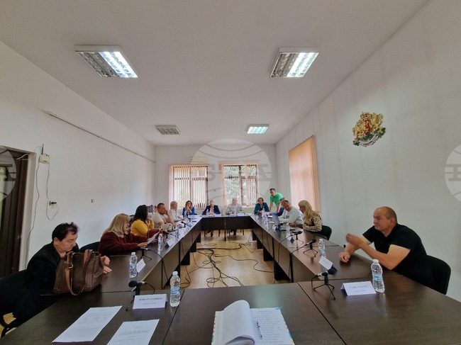 Общинските съветници в Чепеларе упълномощиха директора на детската градина да сключва почасови договори за празни помещения