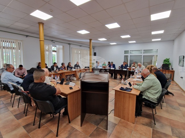 Техника за почистване и поддръжка на стойност около 400 000 лв. ще бъде закупена от Община Радомир