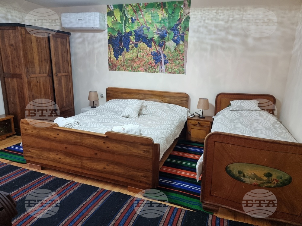 Total Production Index in Services Up 1.2% in September, M/M