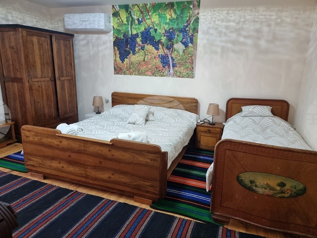 Total Production Index in Services Up 1.2% in September, M/M