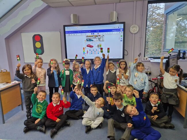 Децата от подготвителна група в училище „Българче“ в Лондон учиха правилата за движение по пътищата