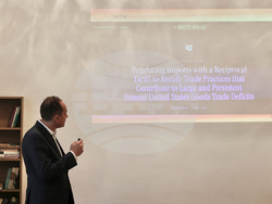 Столична библиотека - Марио Холцнер - лекция