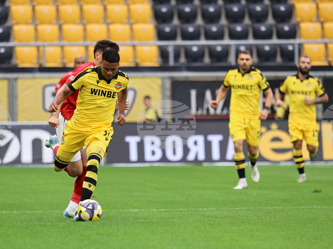 Ботев Пловдив победи като гост на Ботев Враца