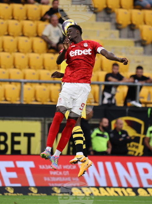 ЦСКА 1948 победи Раднички Ниш в контрола, която бе прекратена в края