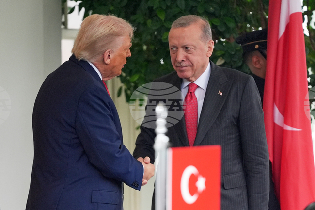 "Топли послания, напрегнат пазарлък" - пише "Хюрийет" за срещата Ердоган-Тръмп