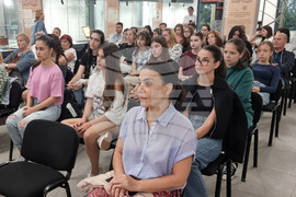 Ямбол - „Целувам ви, Аспарух Лешников" - биографична книга - представяне